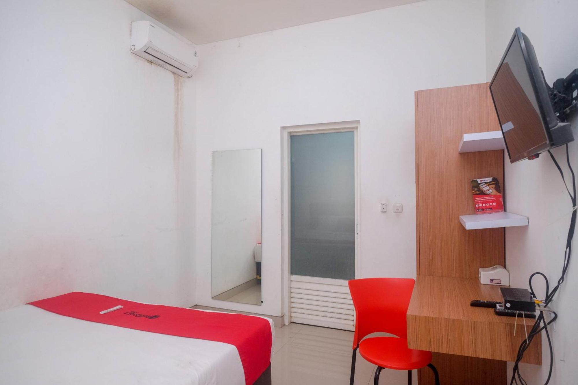 Reddoorz Syariah Near Simpang Lima Semarang Hotel Jomblang Exterior foto